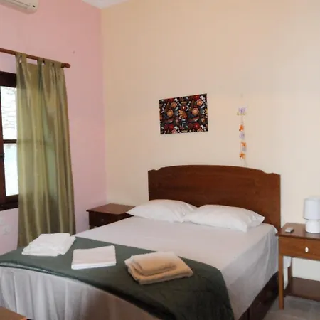 Comfortable House In Mirties With Terrace And Parking Nyaraló *