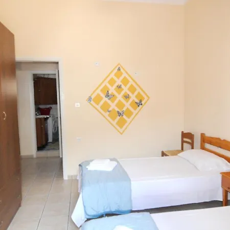 Ferienhaus Comfortable House In Mirties With Terrace And Parking Myrties