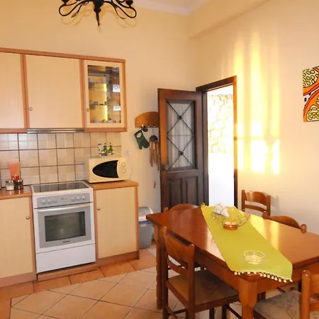 Nyaraló Comfortable House In Mirties With Terrace And Parking *