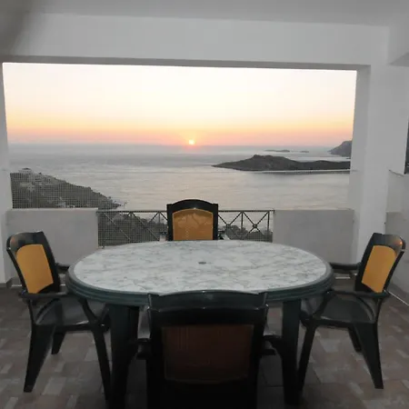 Comfortable House In Mirties With Terrace And Parking Дом отдыха Миртеа