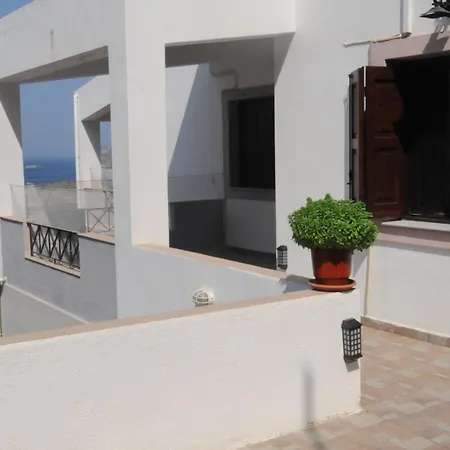 Comfortable House In Mirties With Terrace And Parking Дом отдыха