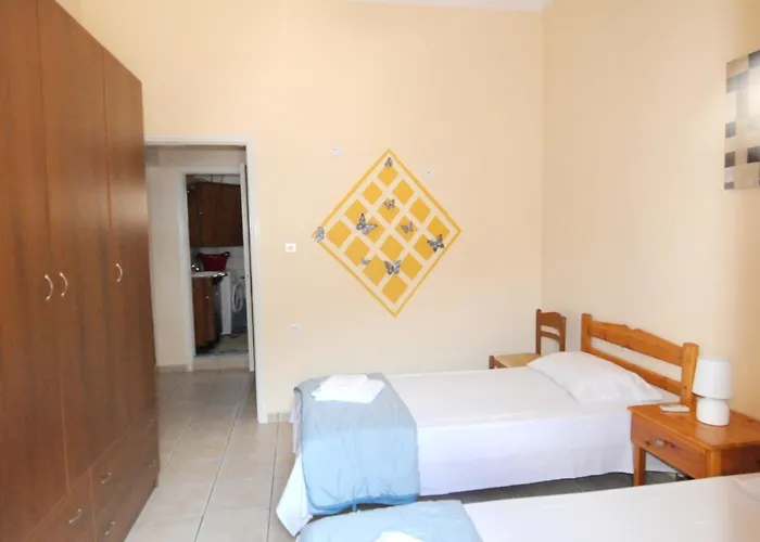 Tatil Evi Comfortable House In Mirties With Terrace And Parking Myrties