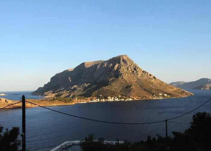 Tatil Evi Comfortable House In Mirties With Terrace And Parking Myrties